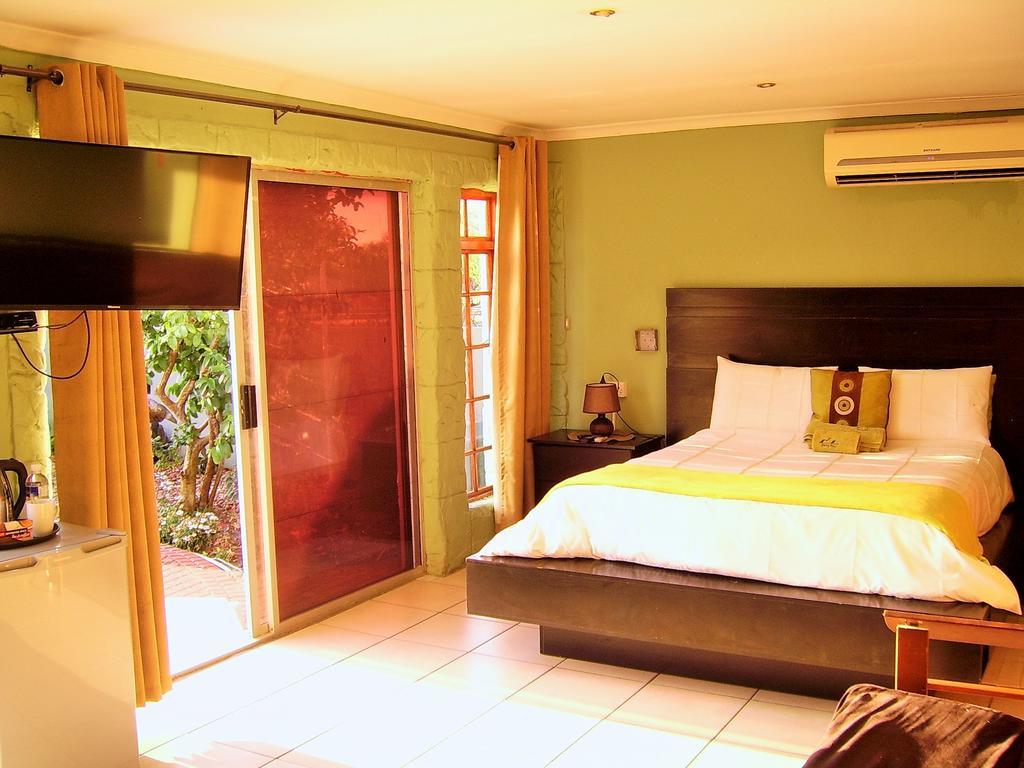 Berry Bliss Guest House กาโบโรเน ภายนอก รูปภาพ