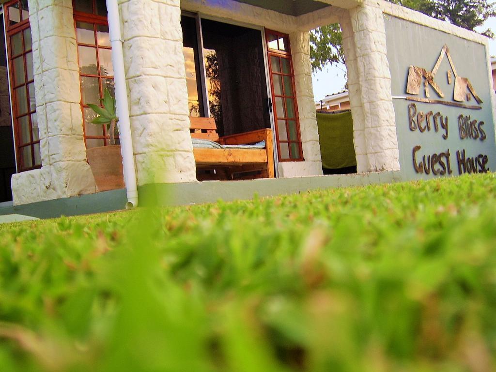 Berry Bliss Guest House กาโบโรเน ภายนอก รูปภาพ