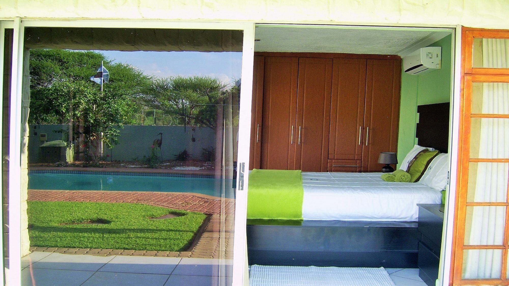 Berry Bliss Guest House กาโบโรเน ภายนอก รูปภาพ
