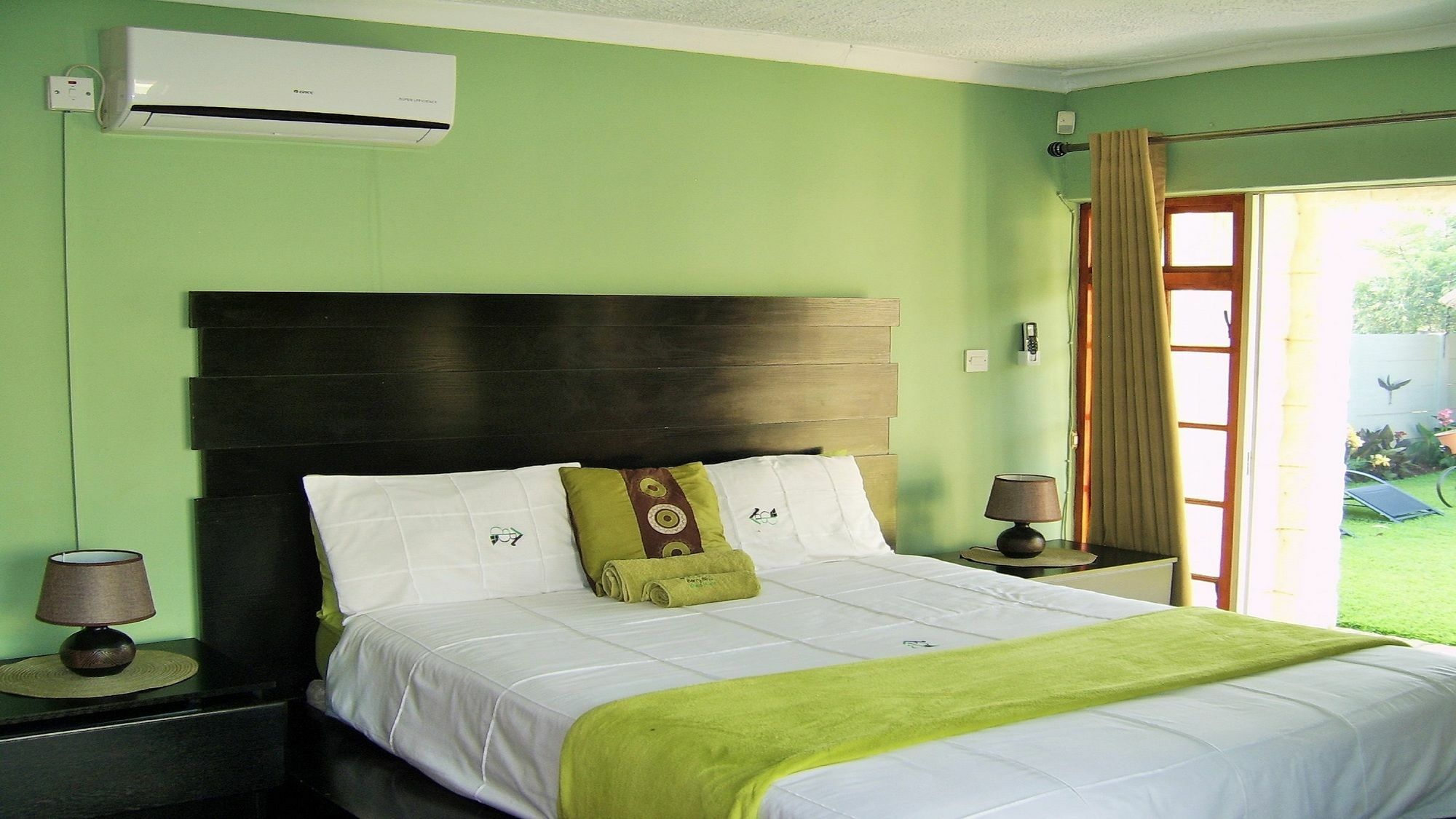 Berry Bliss Guest House กาโบโรเน ภายนอก รูปภาพ