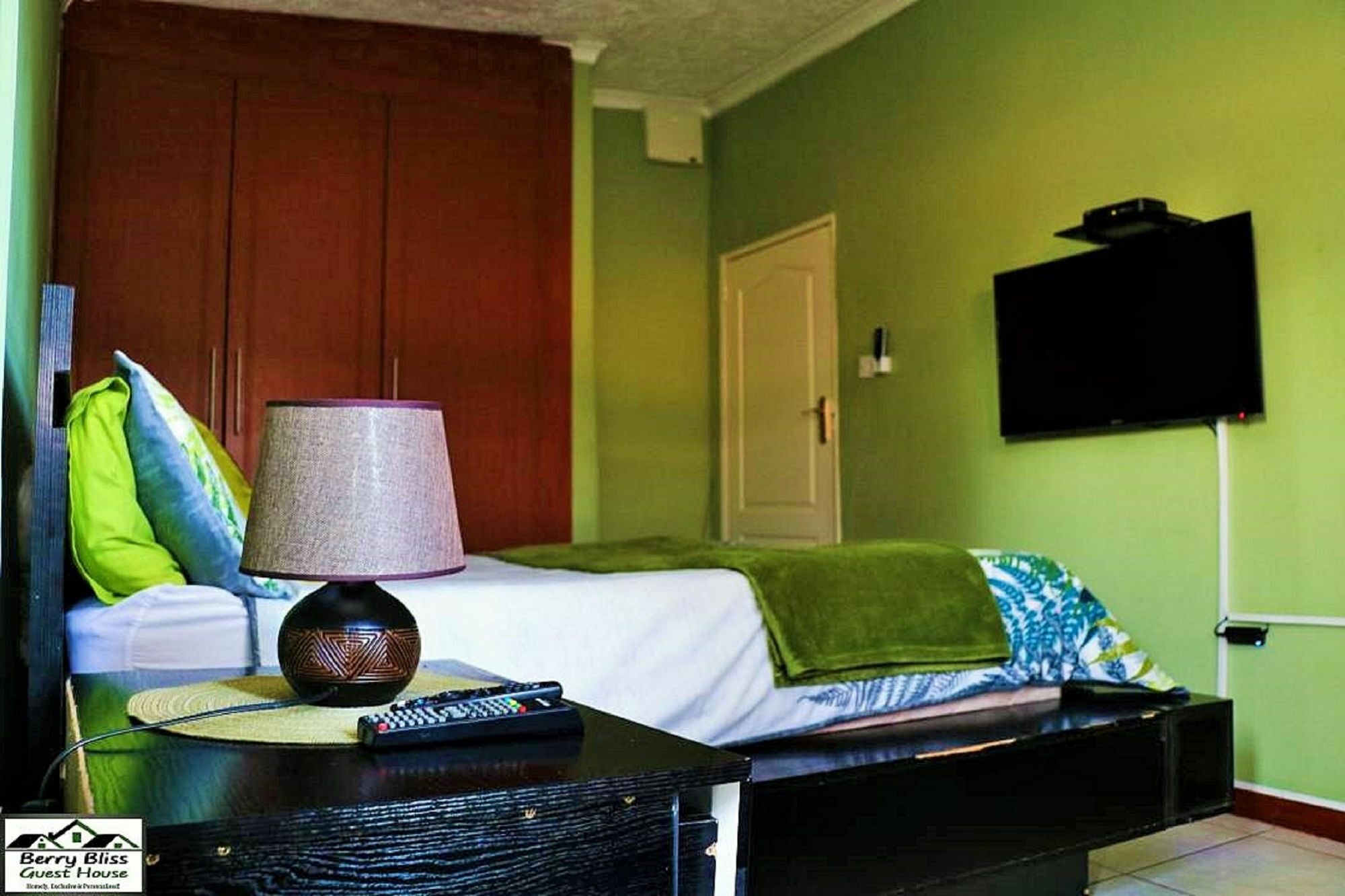 Berry Bliss Guest House กาโบโรเน ภายนอก รูปภาพ