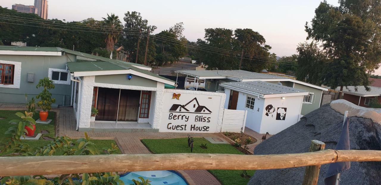 Berry Bliss Guest House กาโบโรเน ภายนอก รูปภาพ